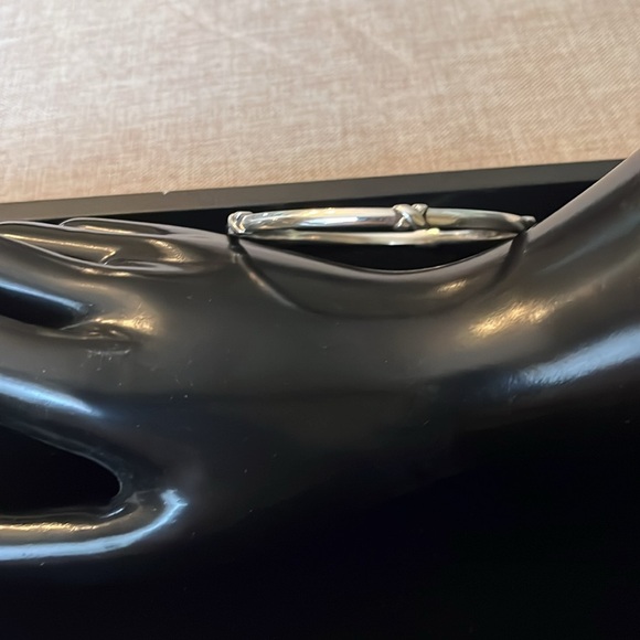 Tiffany & Co Silver Signature X Bracelet Bangle
Rare Classic - Picture 7 of 9